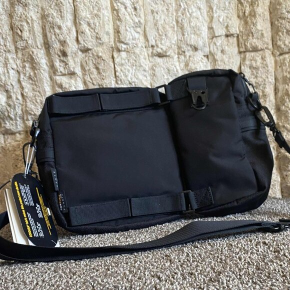 DOUGHTNUT 2-in-1 Split Back Crossbody Bag NWT - Picture 7 of 12